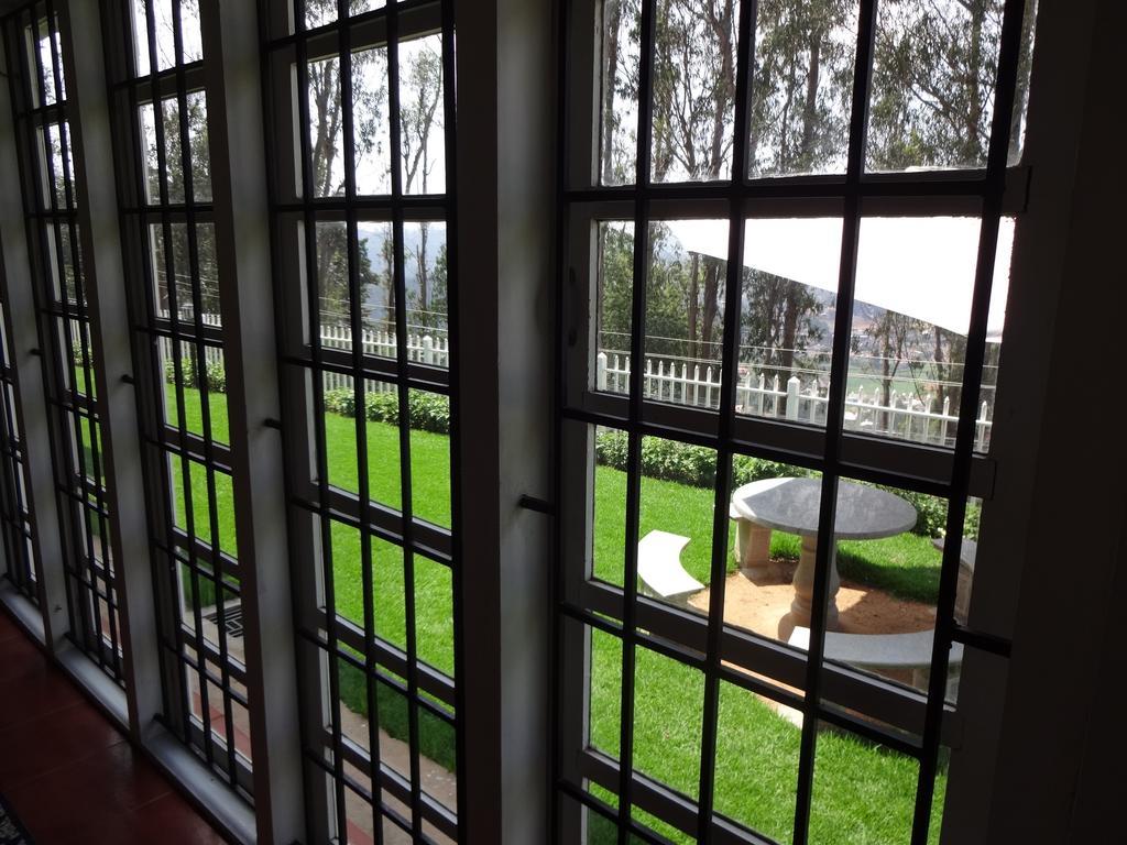 Irinjalakuda House Apartment อูตี ภายนอก รูปภาพ