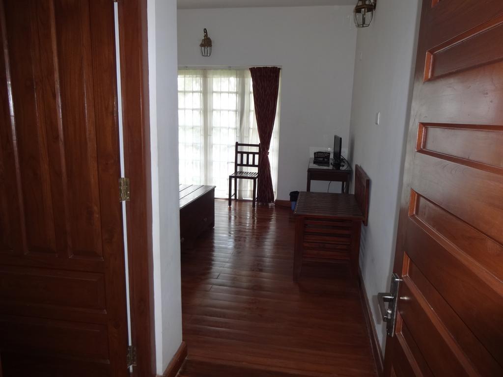 Irinjalakuda House Apartment อูตี ภายนอก รูปภาพ