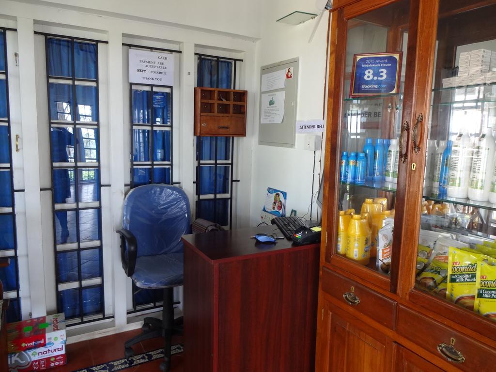 Irinjalakuda House Apartment อูตี ภายนอก รูปภาพ