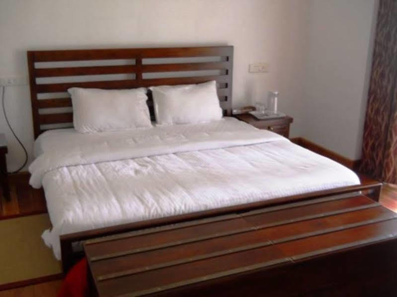 Irinjalakuda House Apartment อูตี ภายนอก รูปภาพ